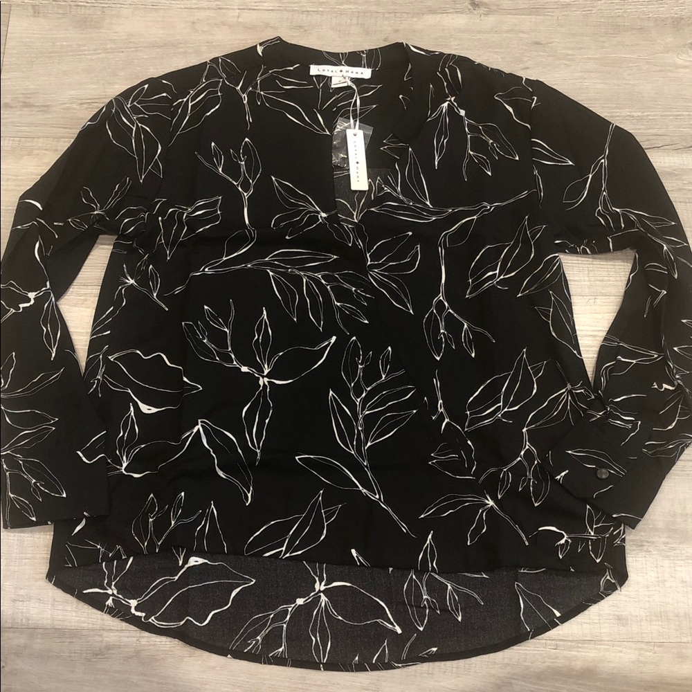 Loyal Hana  Black & White Botanical Blouse